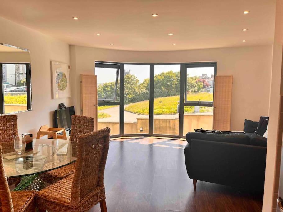 2Bed With Pool & Sea View Apartment Newquay  Luaran gambar