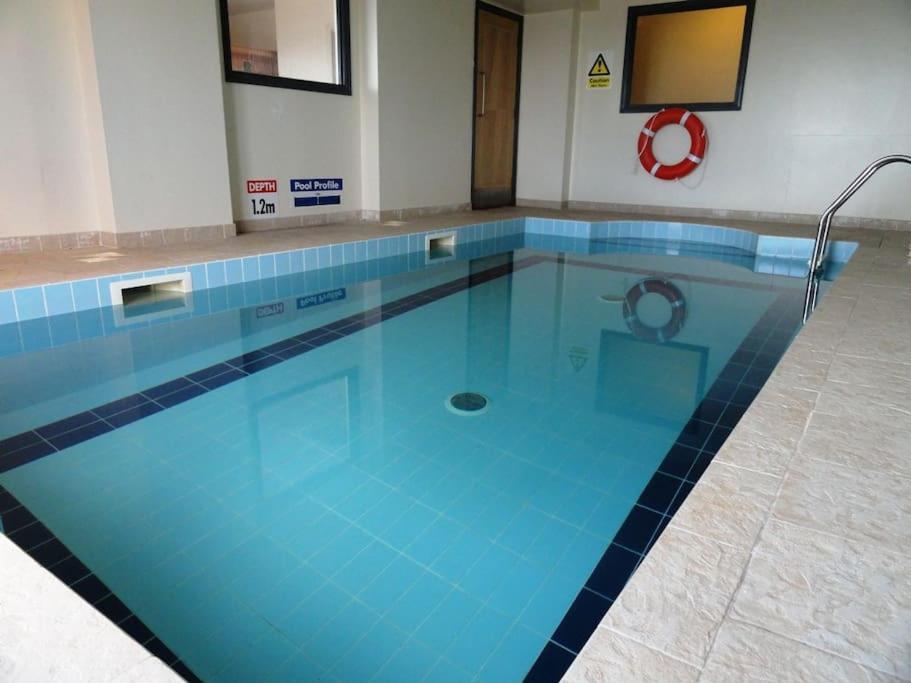 2Bed With Pool & Sea View Apartment Newquay  Luaran gambar